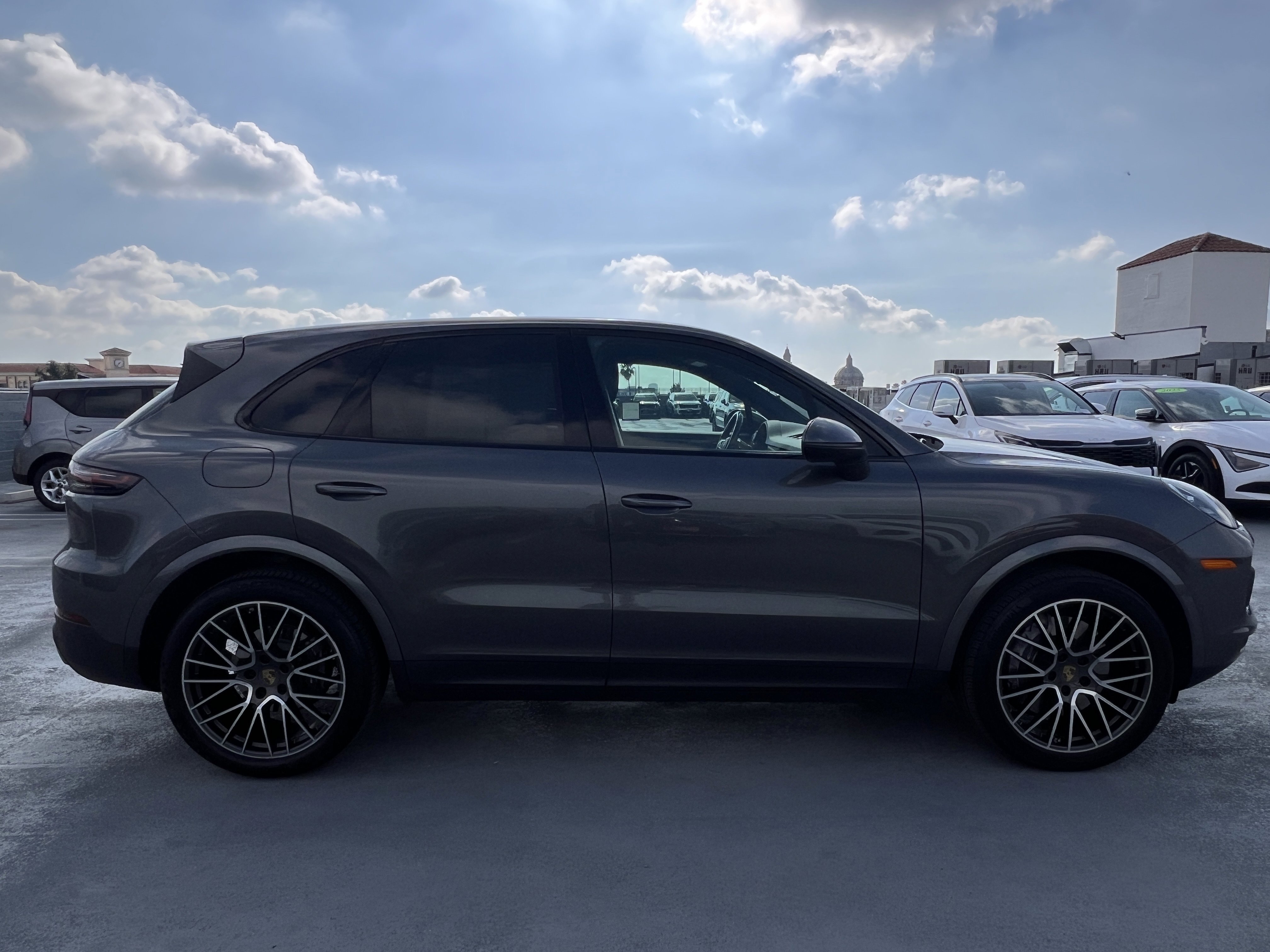 Used 2021 Porsche Cayenne image 9