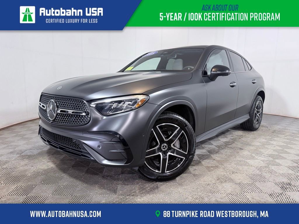 Used 2025 Mercedes-Benz GLC 300 4MATIC image 1