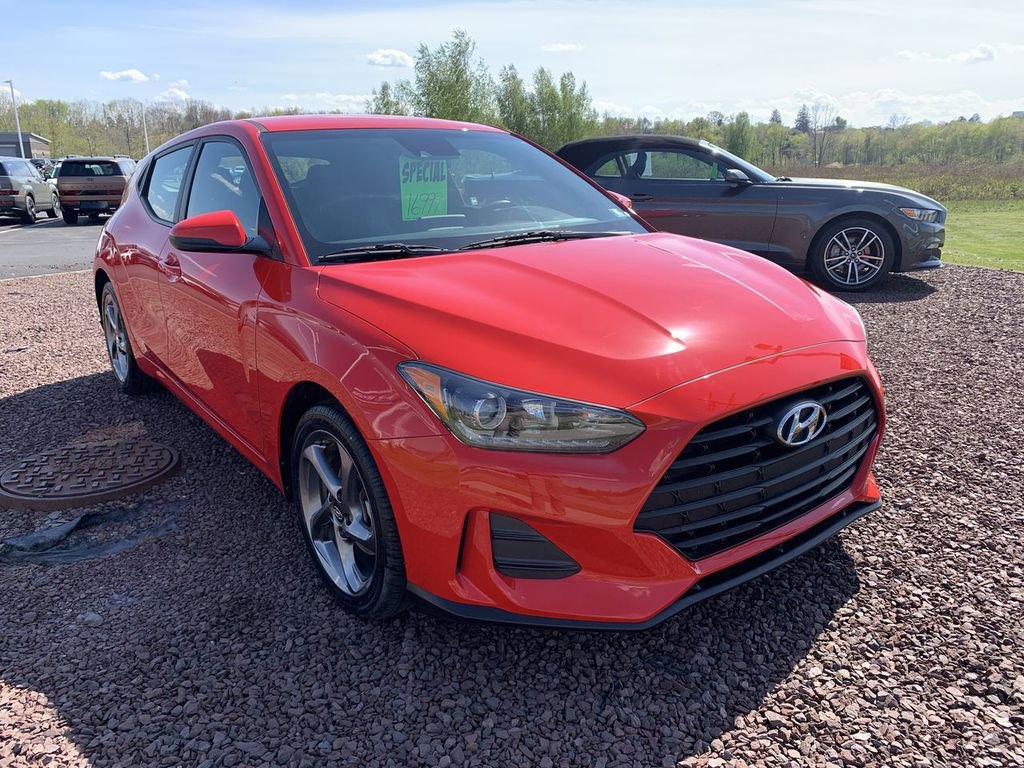 Used 2020 Hyundai Veloster 2.0 FWD image 2