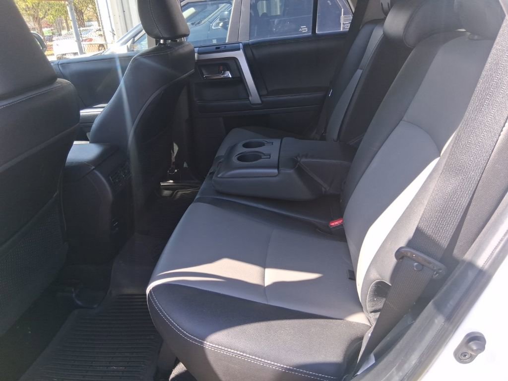 Used 2018 Toyota 4Runner SR5 Premium image 16