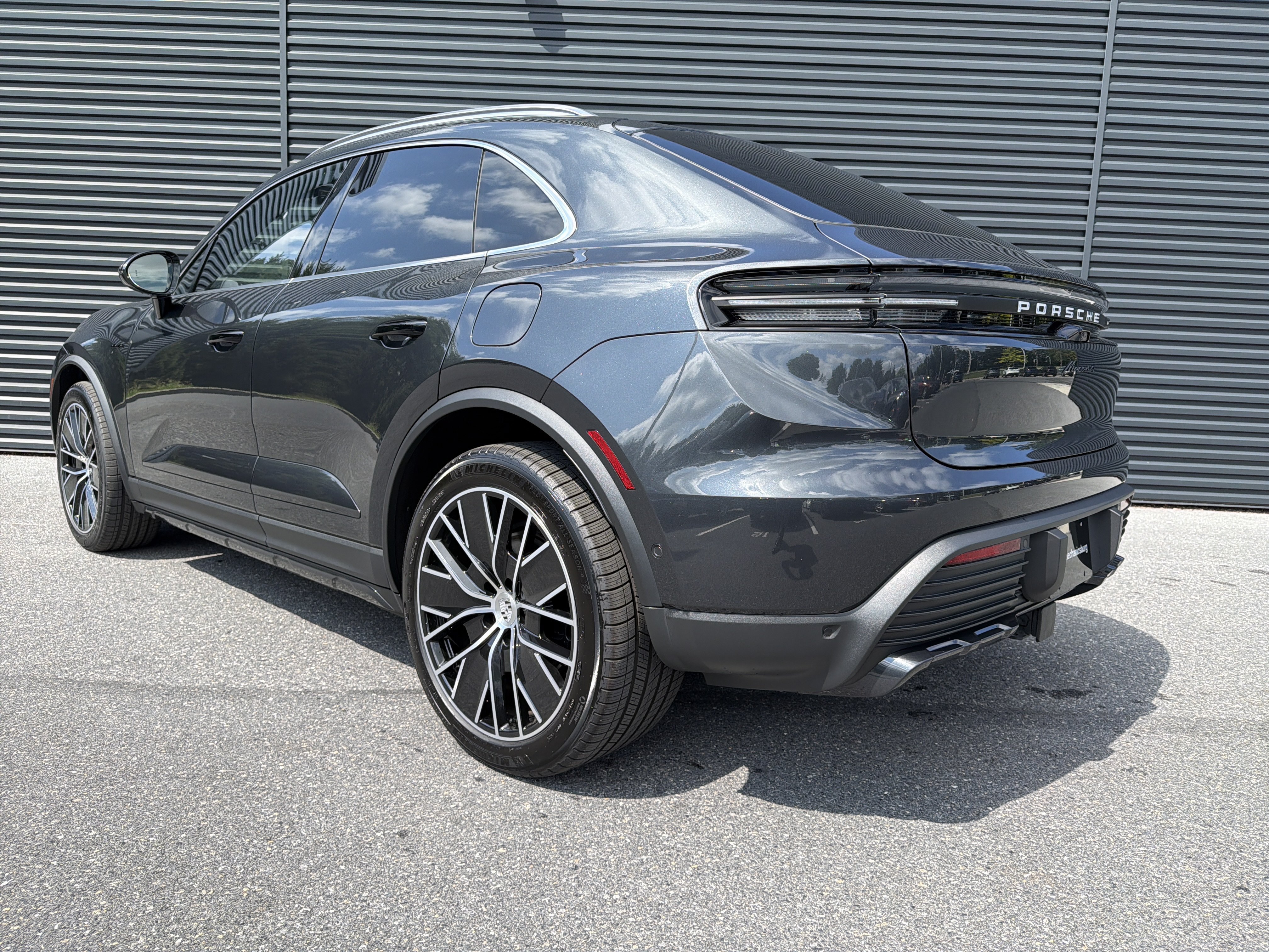New 2025 Porsche Macan 4 Electric AWD/4WD image 3