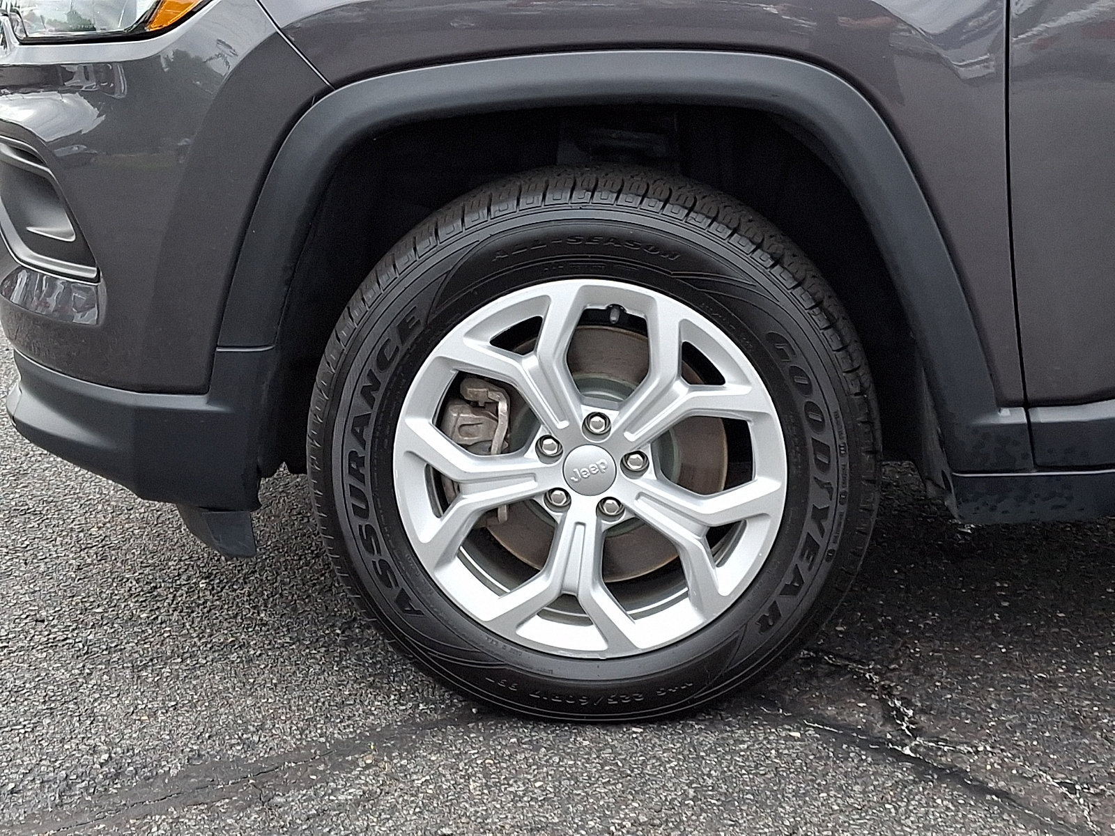Used 2024 Jeep Compass Latitude AWD/4WD image 8