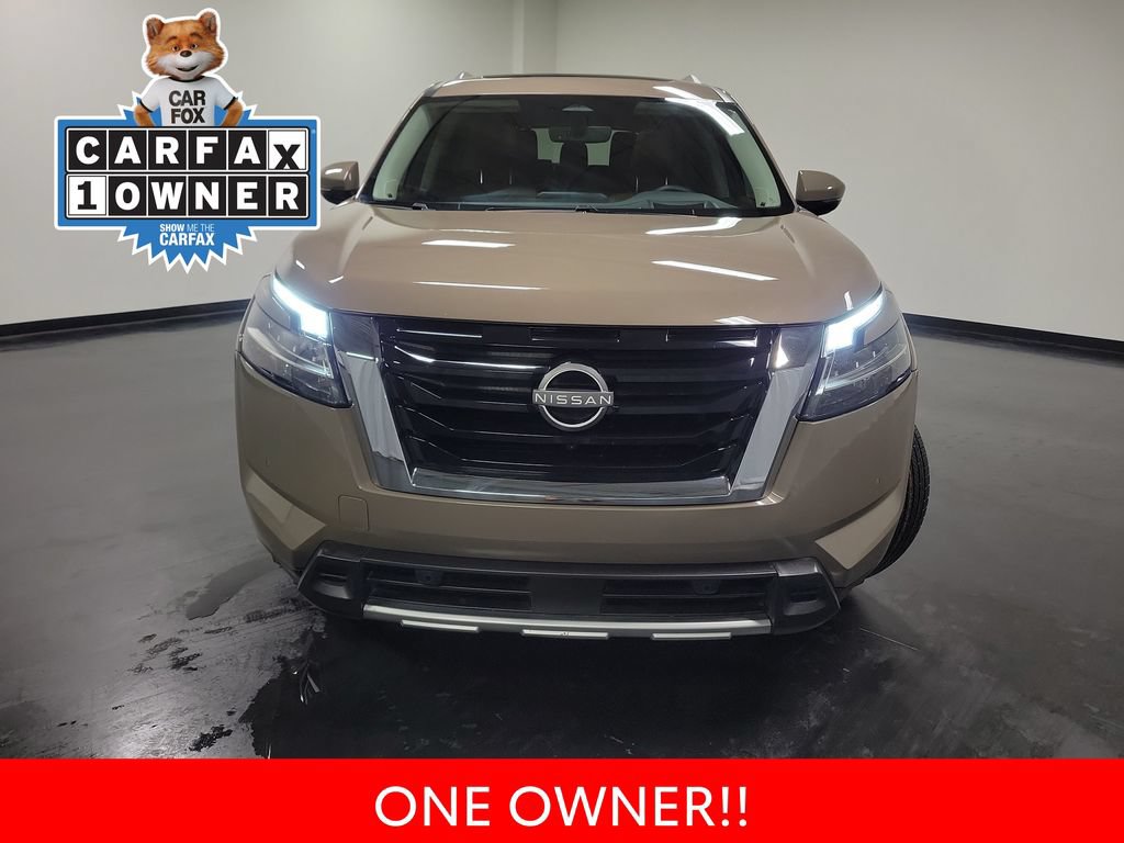 Used 2024 Nissan Pathfinder Platinum AWD/4WD image 3