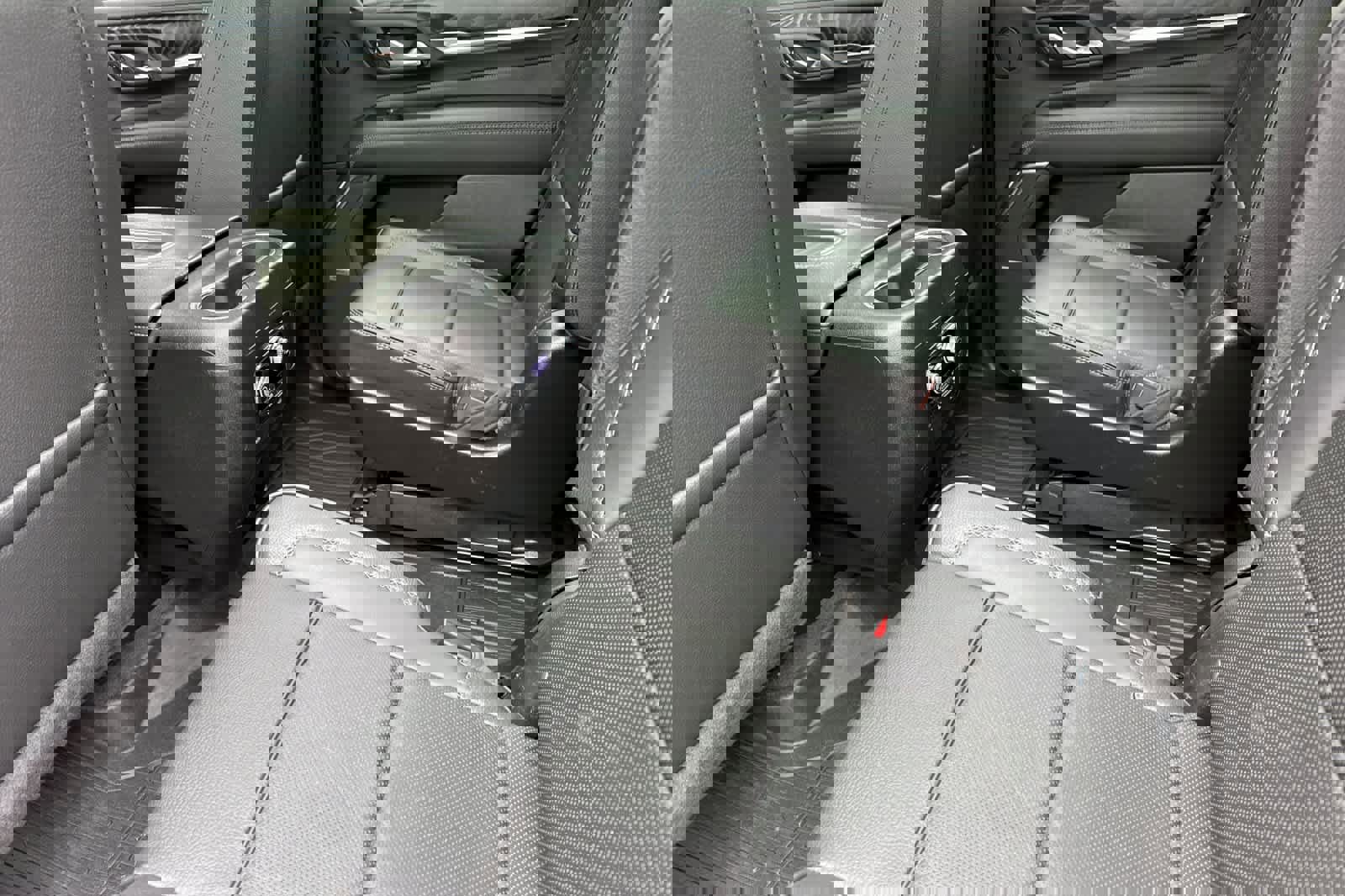 Used 2022 GMC Yukon Denali image 4