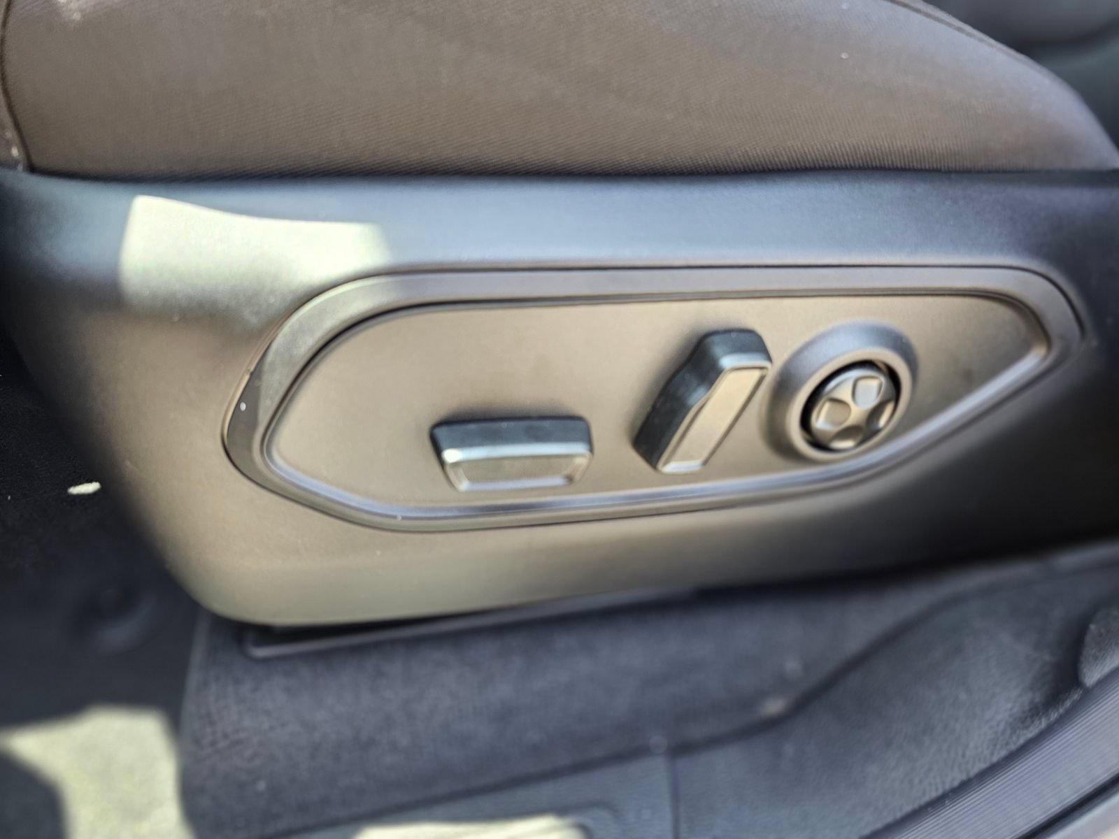 New 2026 Jeep Grand Cherokee L Laredo RWD image 22
