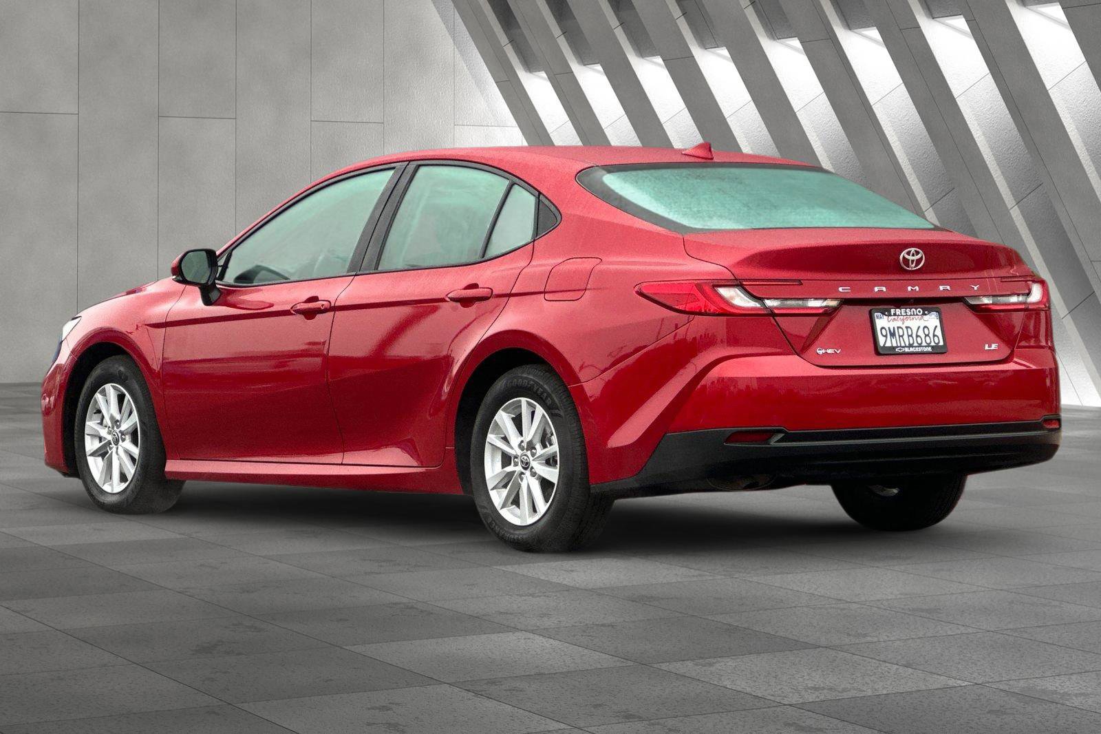 Used 2025 Toyota Camry LE image 6