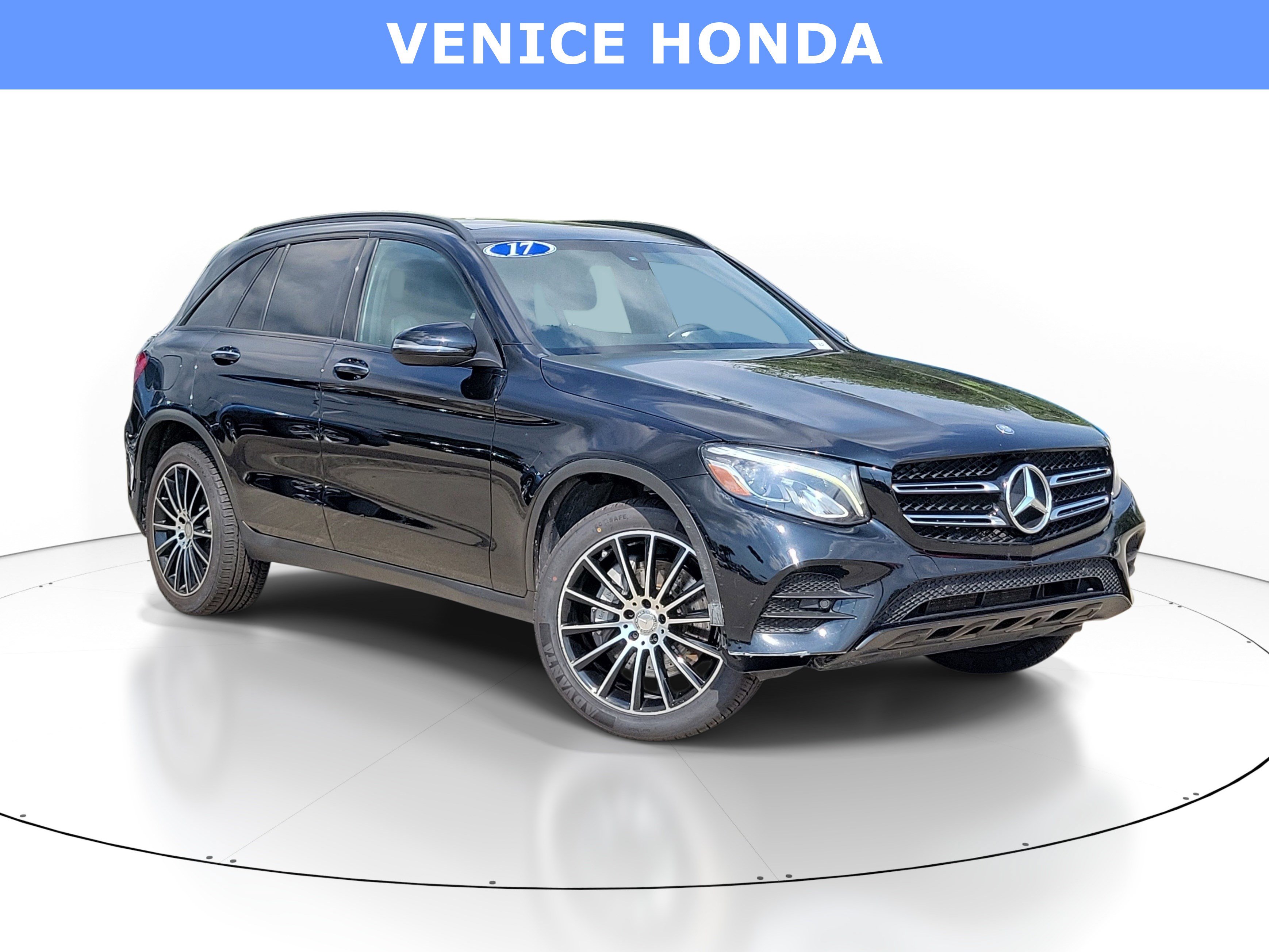 Used 2017 Mercedes-Benz GLC 300 4MATIC image 1