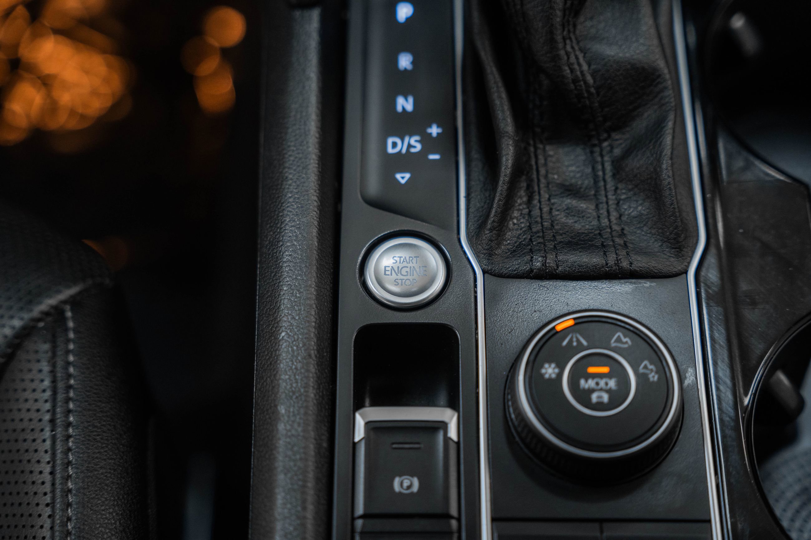 Used 2019 Volkswagen Atlas SEL Premium image 32