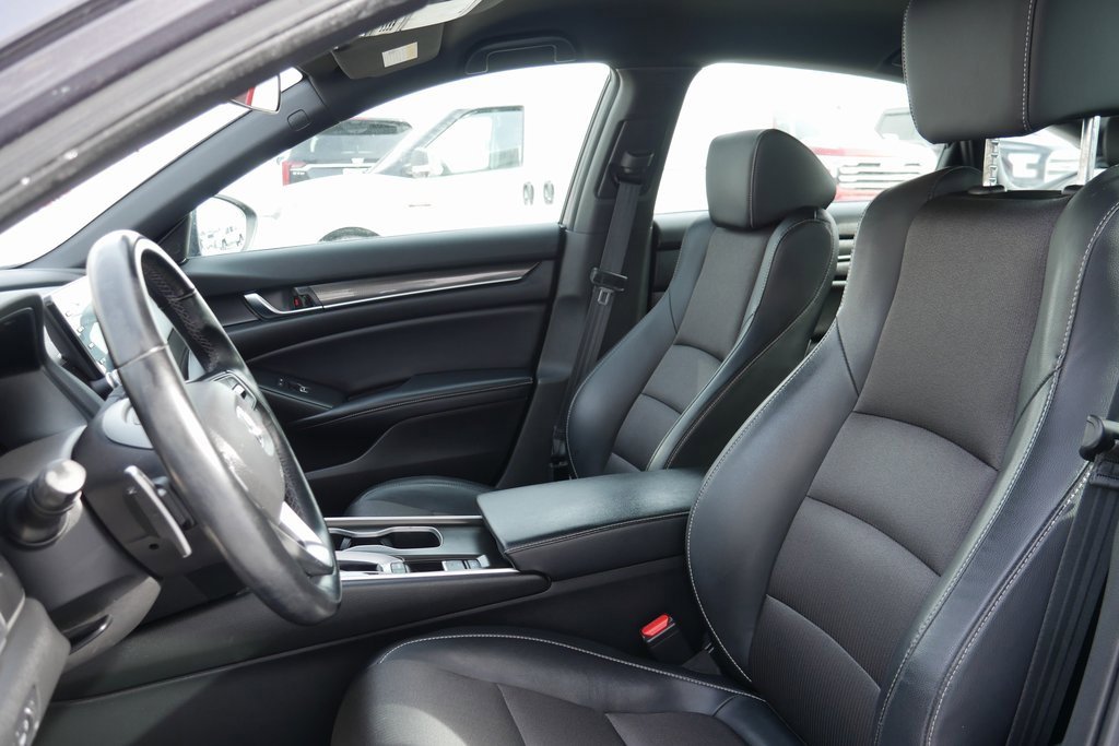 Used 2018 Honda Accord Sport image 9
