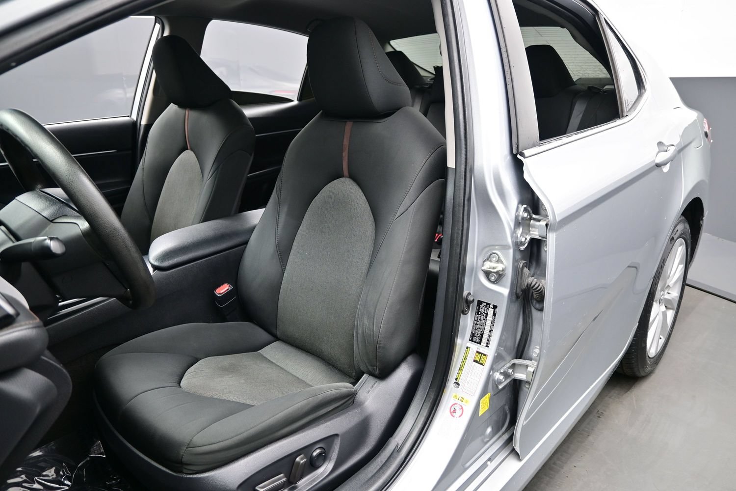 Used 2019 Toyota Camry LE FWD image 12