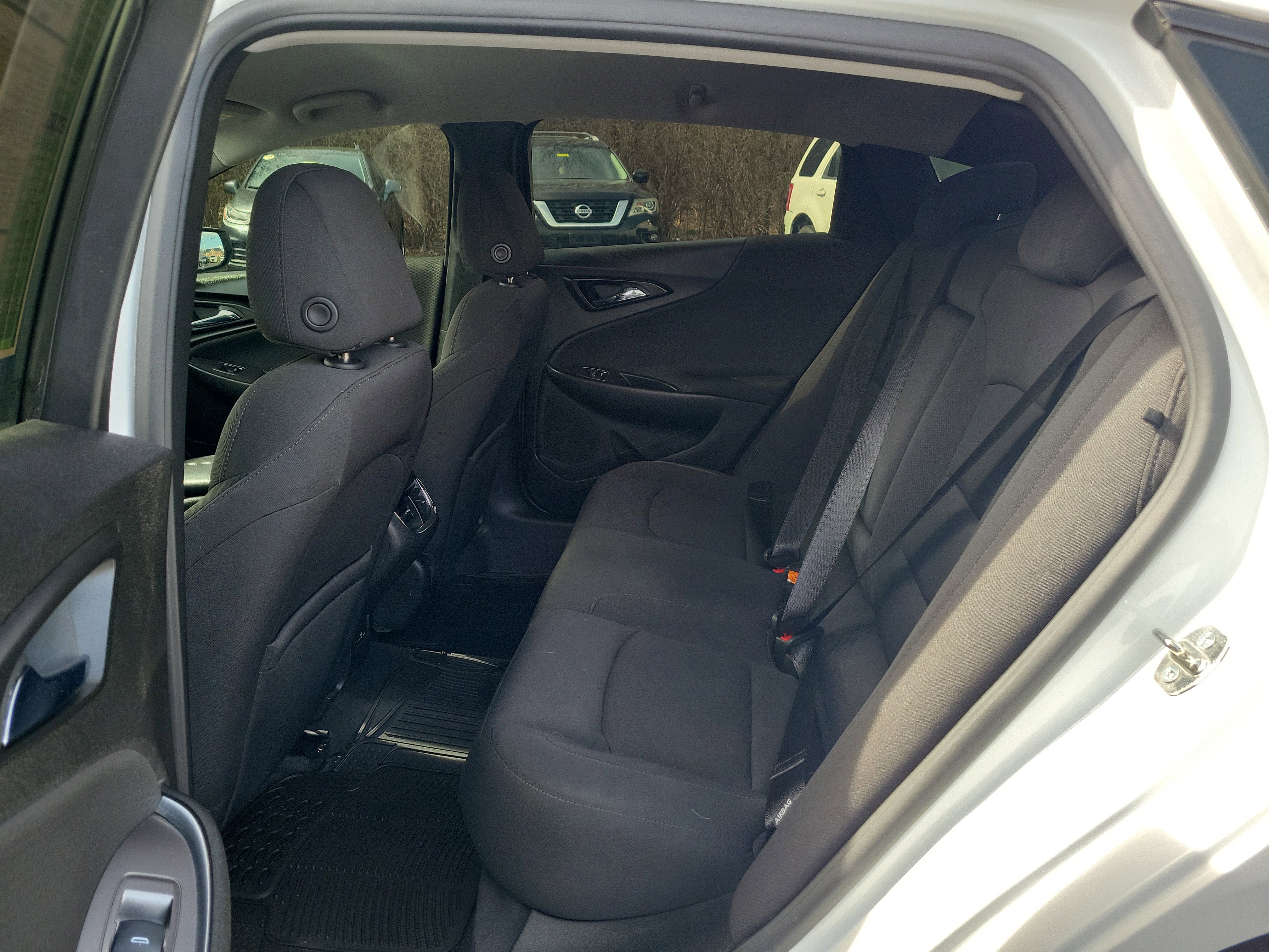 Used 2018 Chevrolet Malibu LT w/ Driver Confidence Package image 11