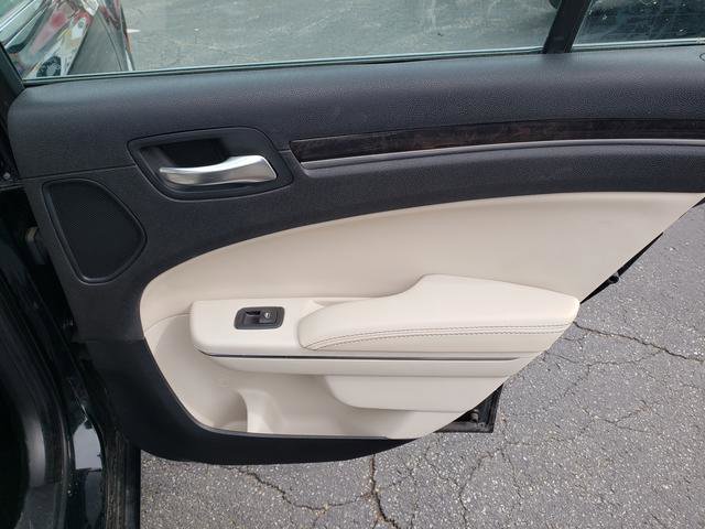 Used 2016 Chrysler 300 C w/ Harman/Kardon Audio Group image 14