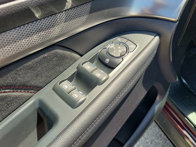 Used 2018 Ford Explorer XLT w/ Equipment Group 202A AWD/4WD image 18