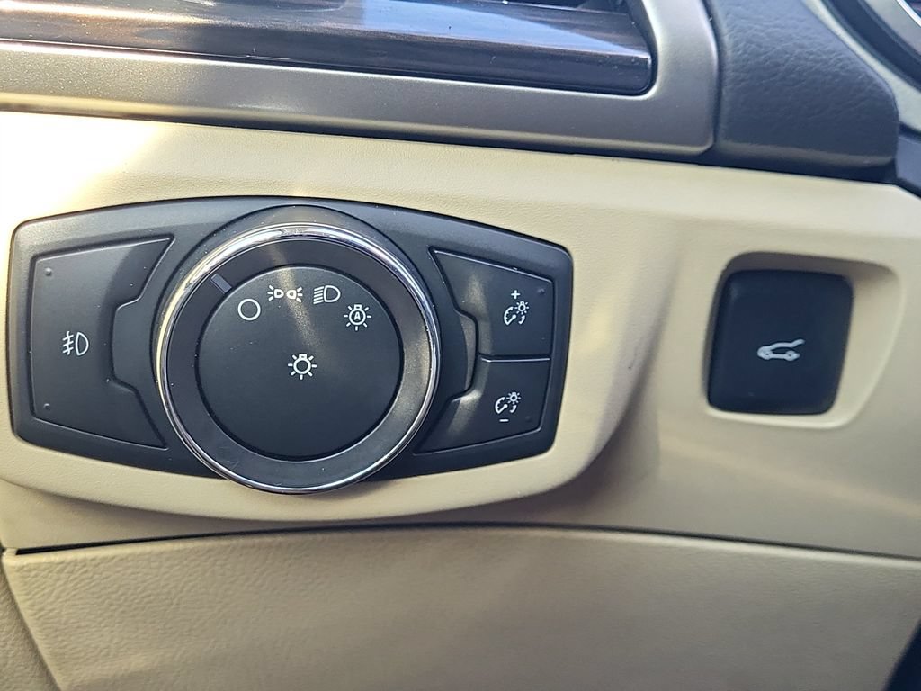 Used 2013 Ford Fusion SE FWD image 33