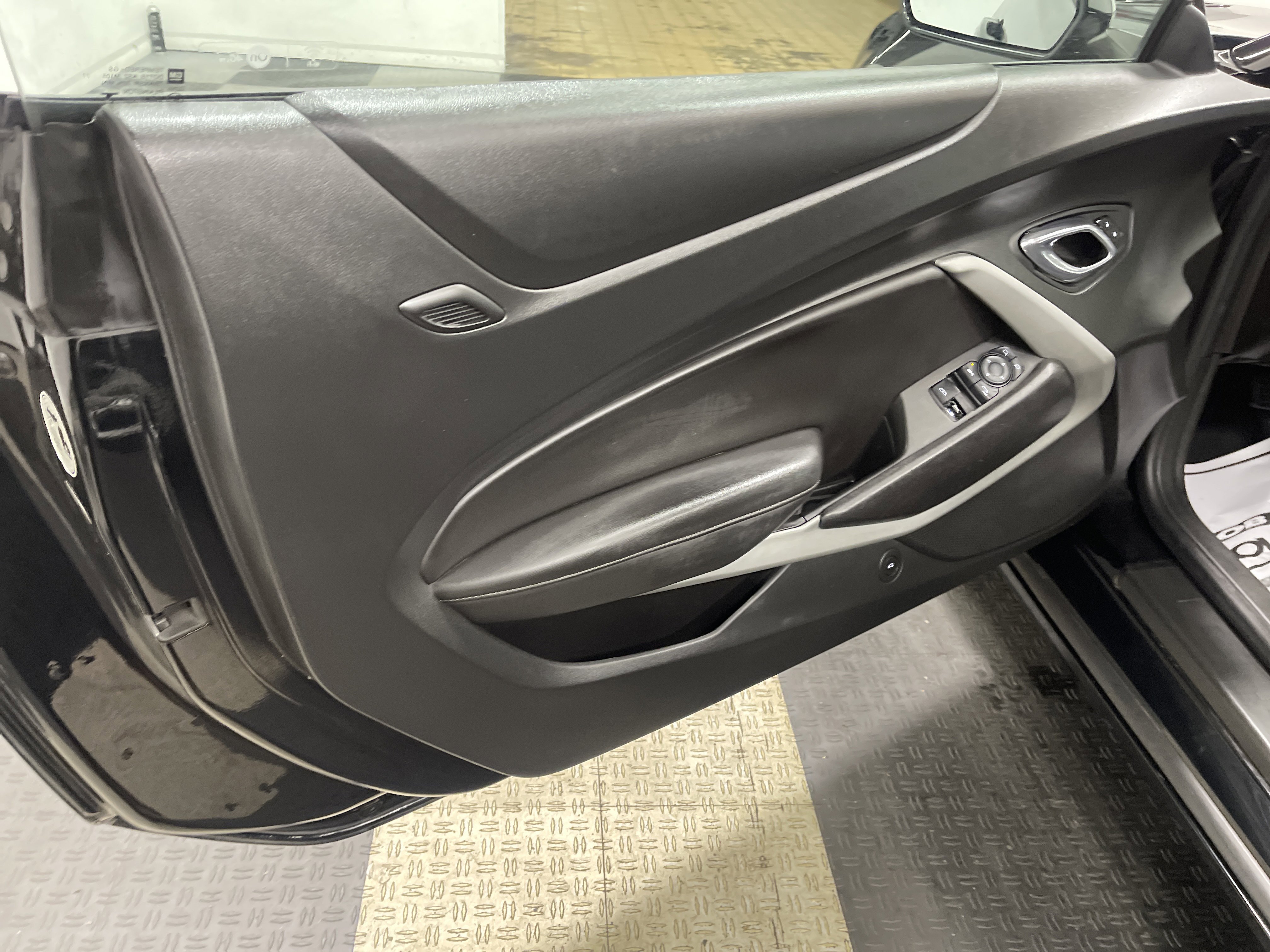 Used 2017 Chevrolet Camaro SS image 10