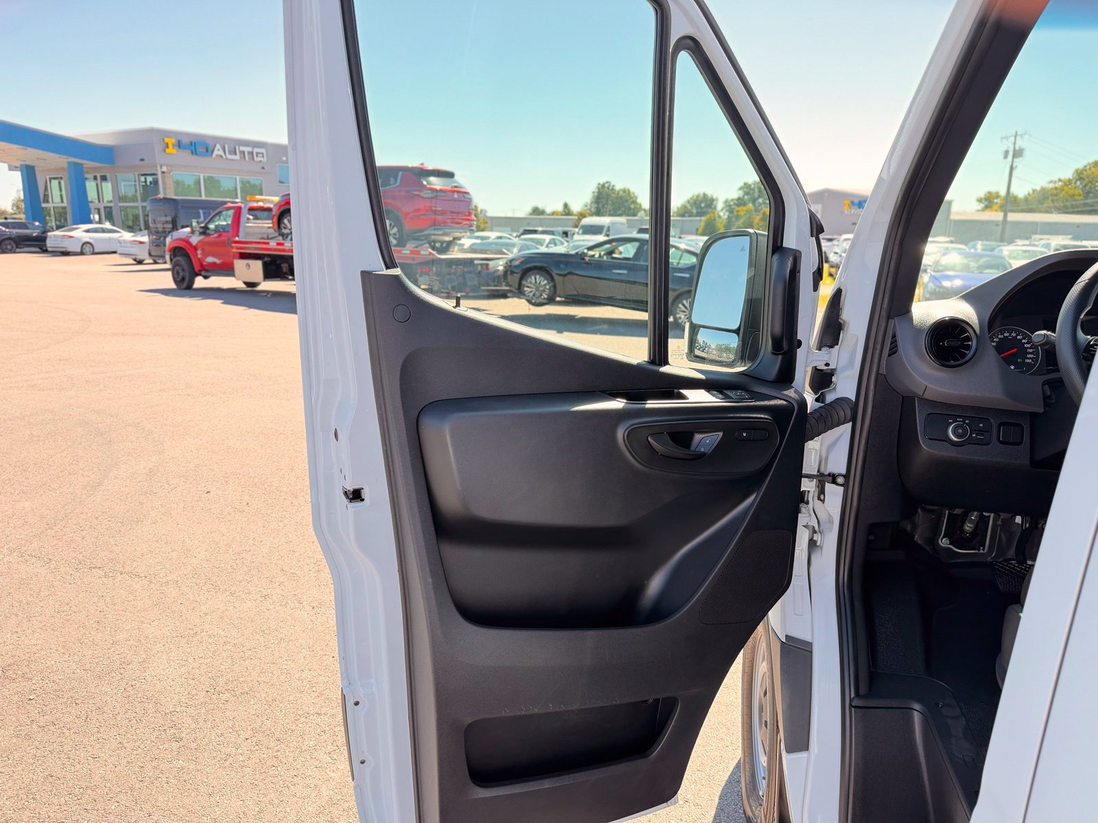 Used 2025 Mercedes-Benz Sprinter 2500 image 11