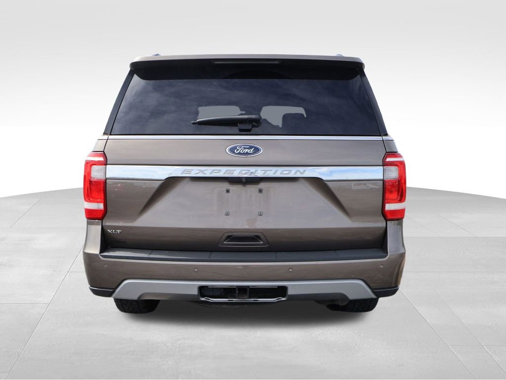 Used 2019 Ford Expedition XLT w/ Equipment Group 202A AWD/4WD image 14