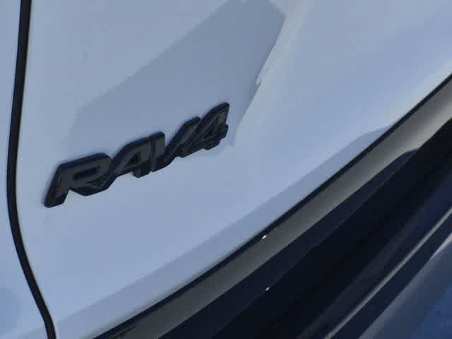 Used 2023 Toyota RAV4 XSE AWD/4WD image 12