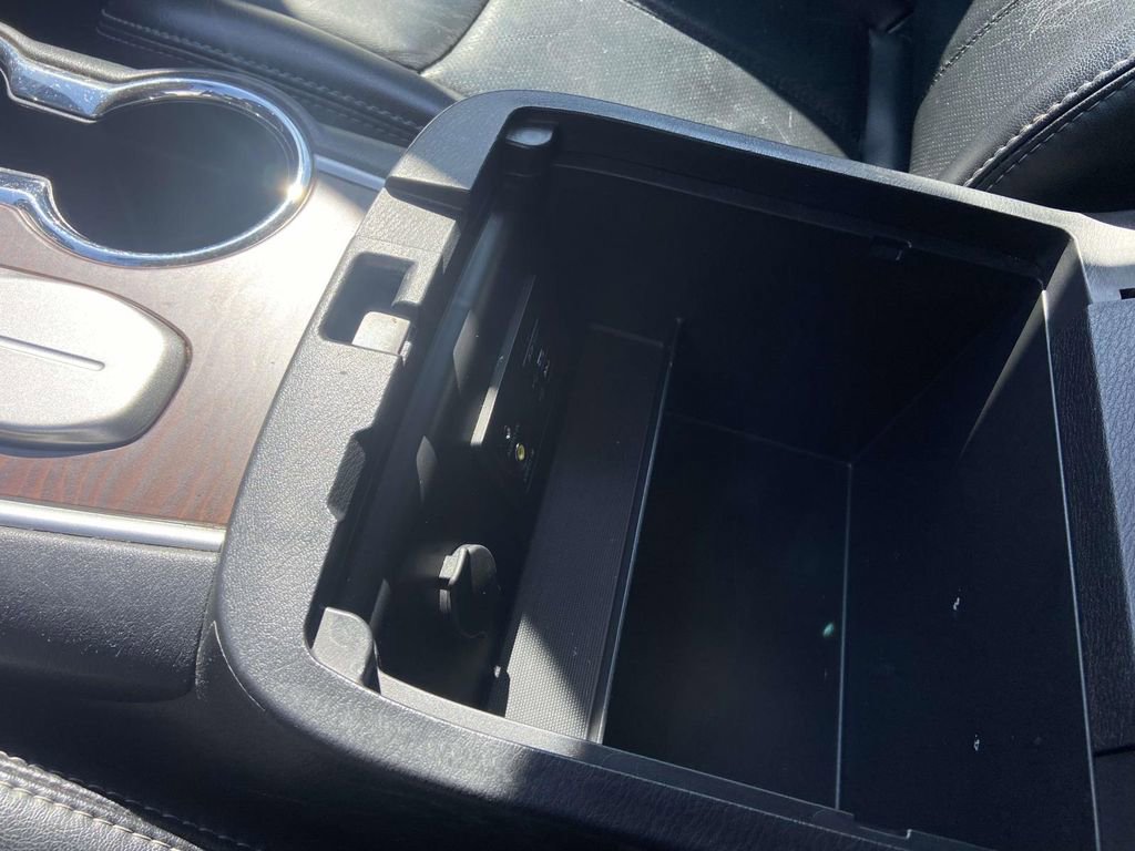 Used 2018 Nissan Pathfinder Platinum w/ Cargo Package FWD image 31