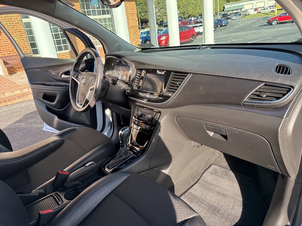 Used 2022 Buick Encore Preferred w/ Safety Package image 44