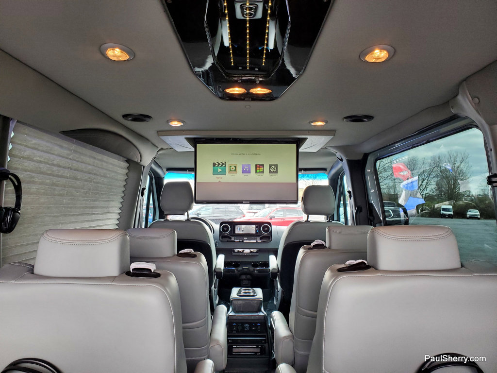 Used 2024 Mercedes-Benz Sprinter 2500 image 30