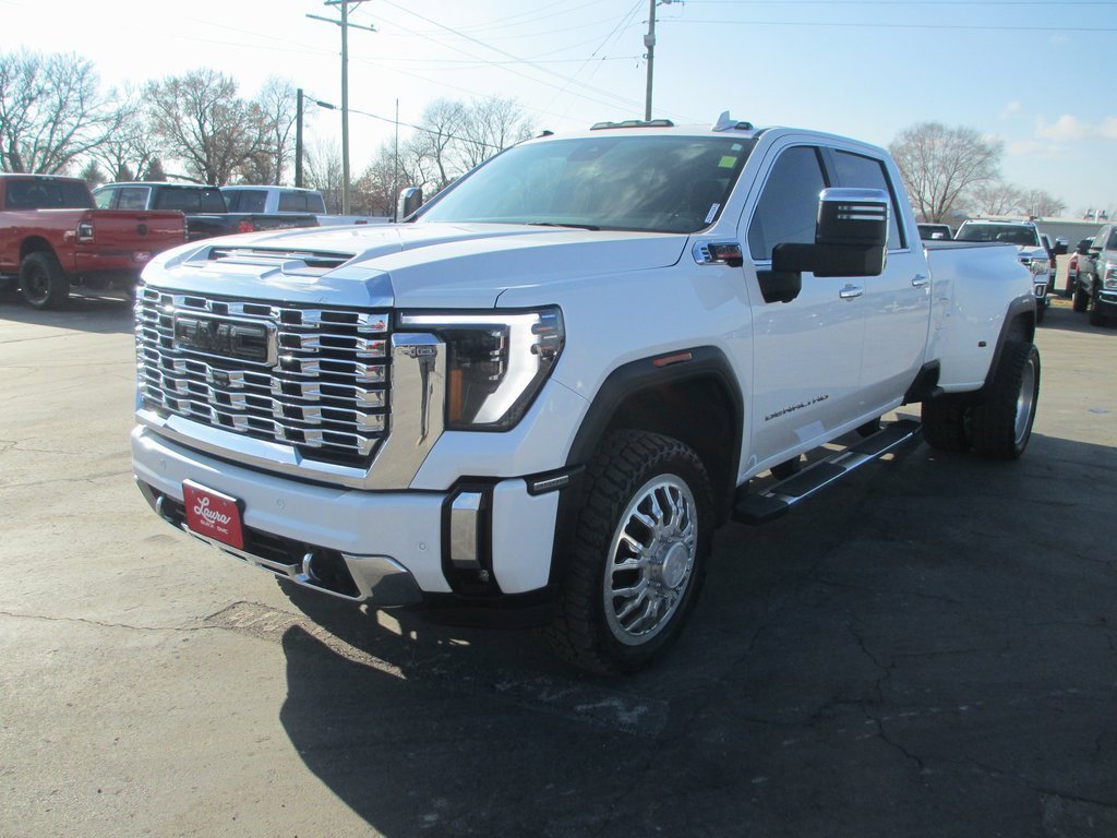 Used 2024 GMC Sierra 3500 Denali w/ Denali Reserve Package image 10