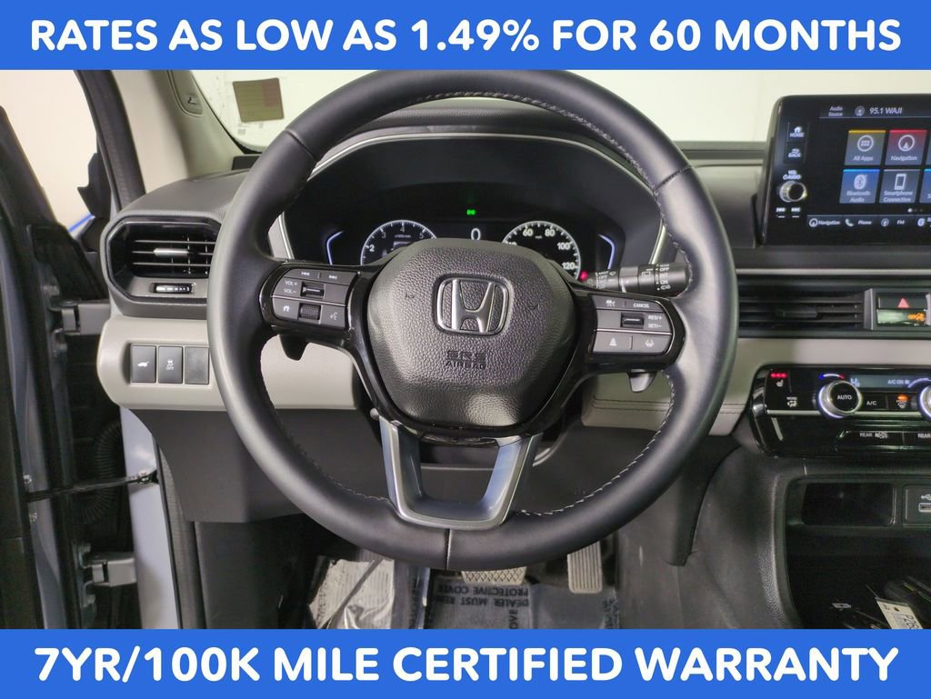 Used 2023 Honda Pilot Touring image 13