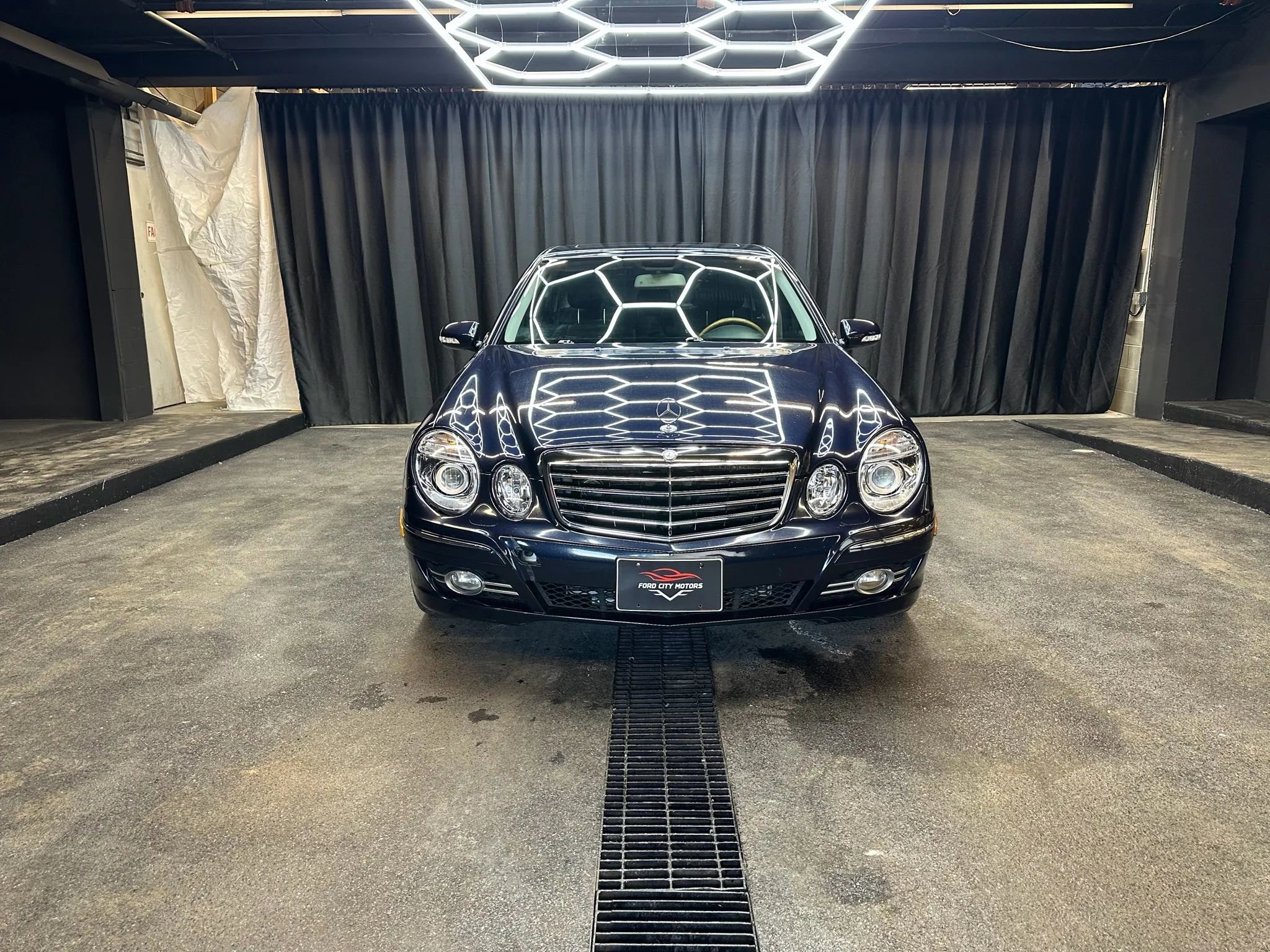 Used 2008 Mercedes-Benz E 350 4MATIC Sedan w/ Premium Pkg 1 image 2
