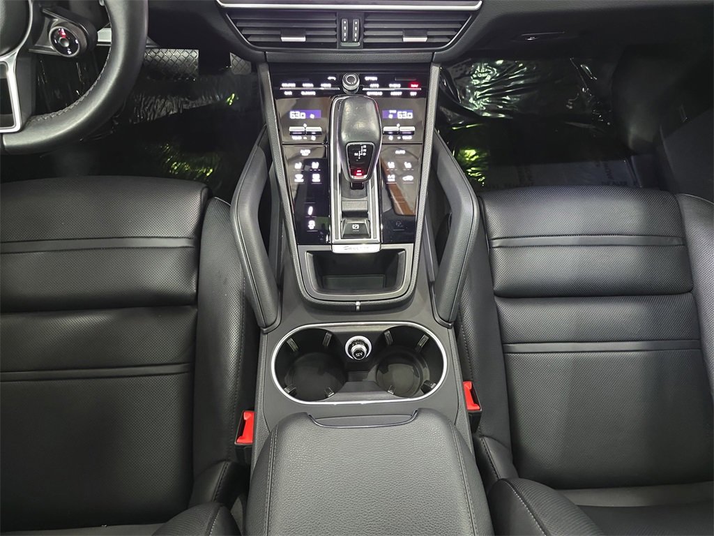 Certified 2021 Porsche Cayenne Coupe image 20