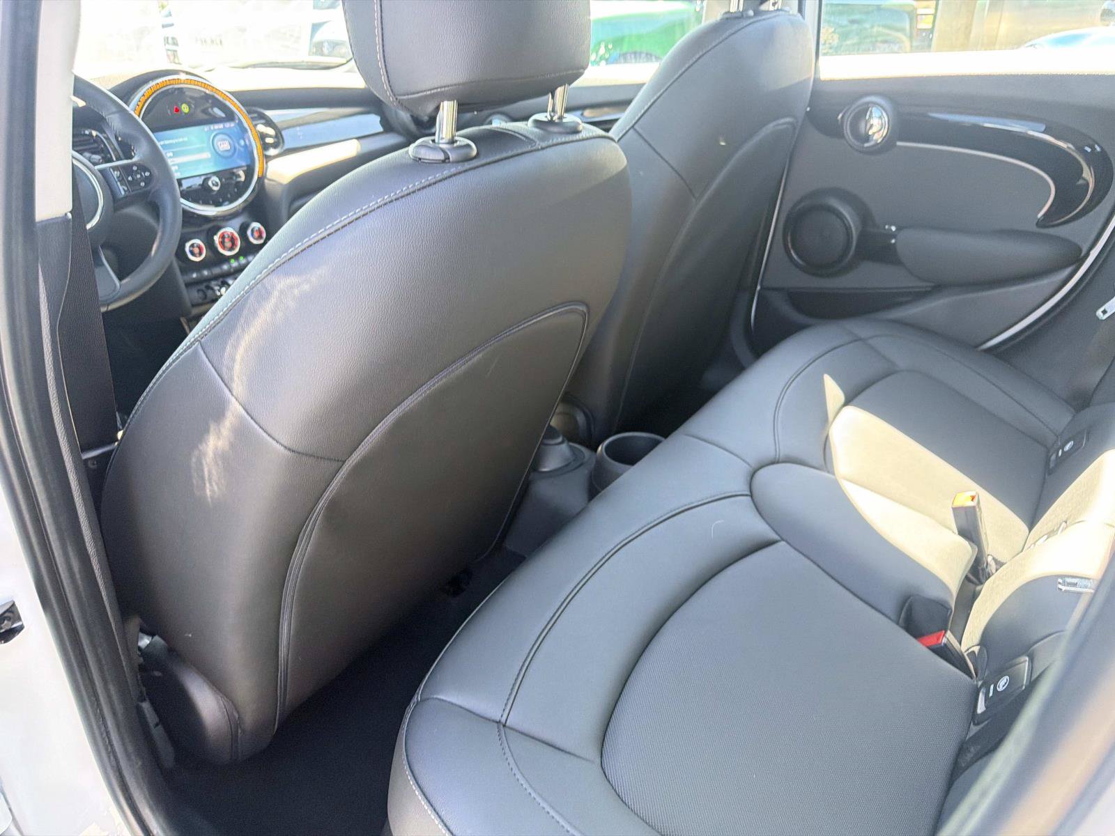 Used 2024 MINI Cooper 4-Door Hardtop FWD image 10