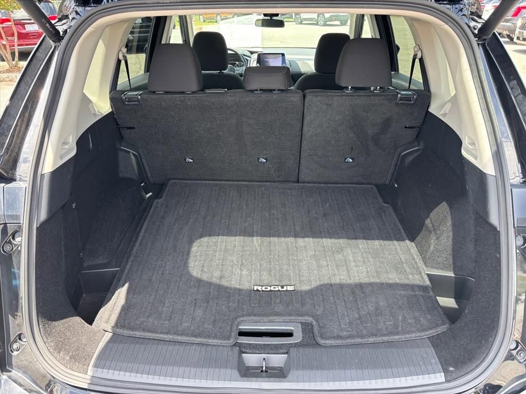Used 2025 Nissan Rogue SV FWD image 26