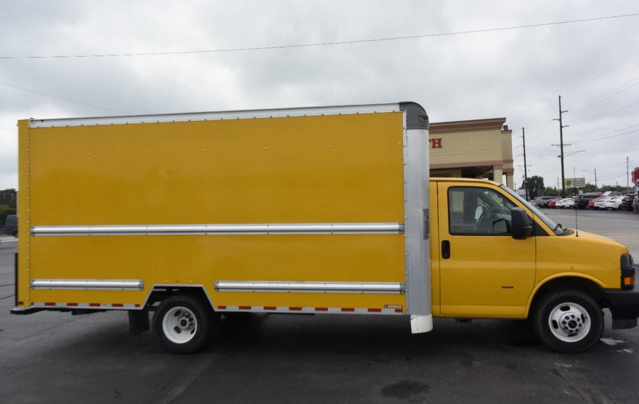 Used 2021 GMC Savana 3500 Extended w/ Power Convenience Package image 6