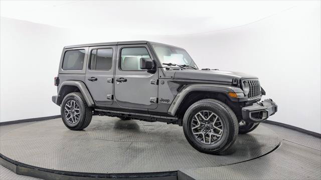 Used 2025 Jeep Wrangler Unlimited Sahara AWD/4WD image 11