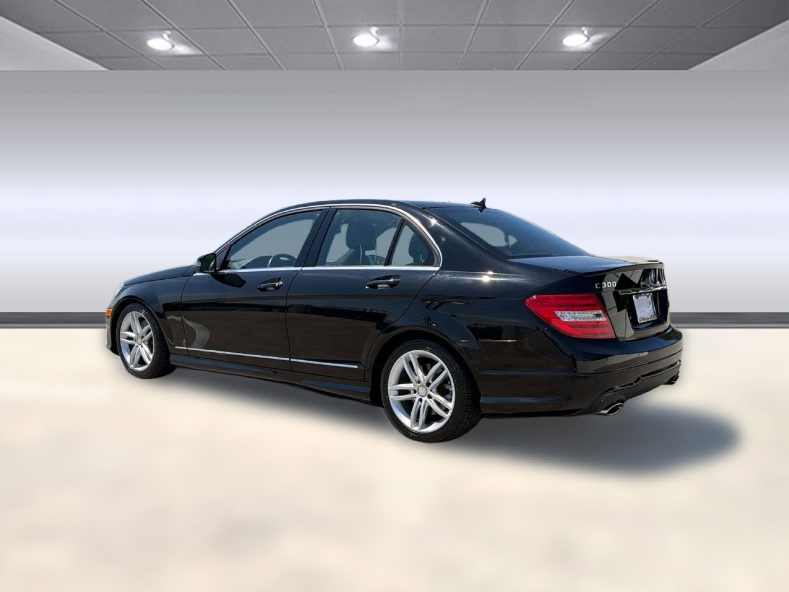 Used 2013 Mercedes-Benz C 300 4MATIC Sedan image 3