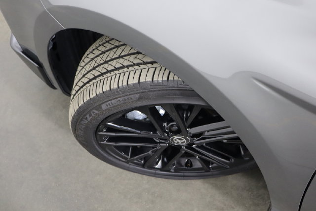 Used 2026 Toyota Camry SE FWD image 40