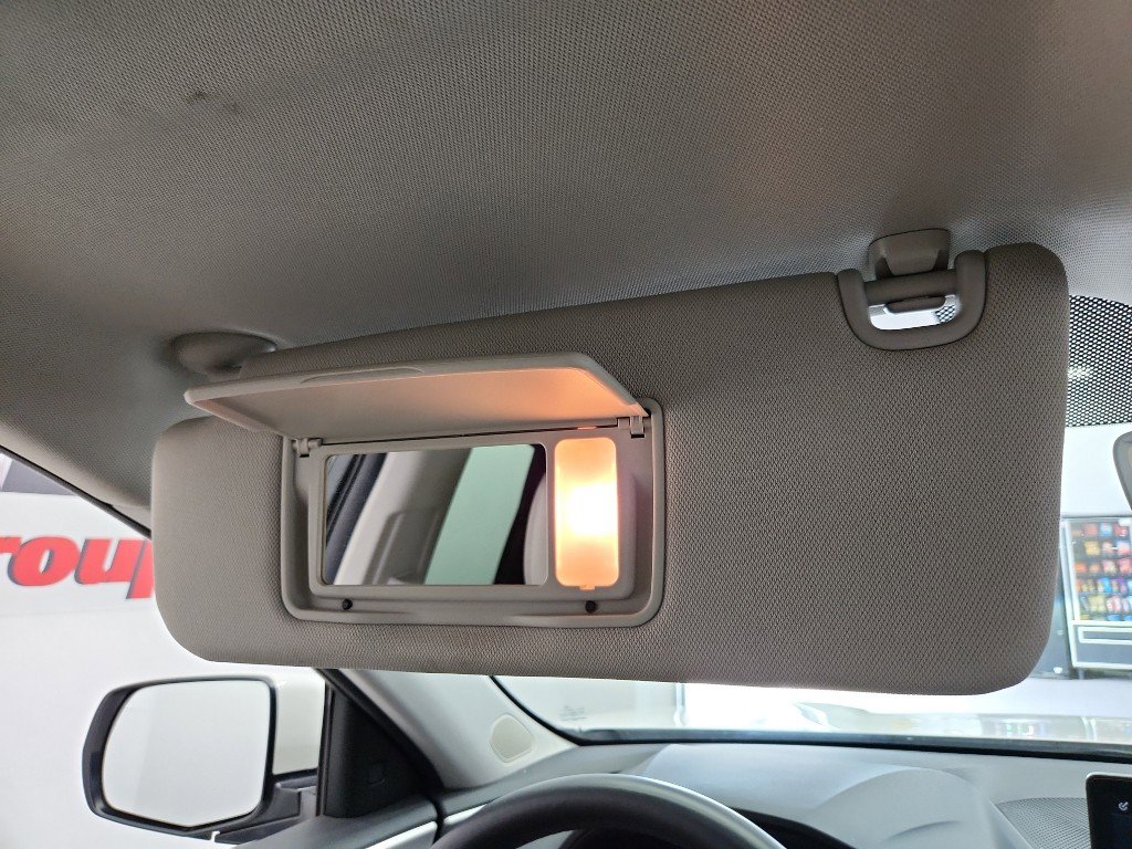 Used 2025 Acura RDX SH-AWD w/ Technology Package image 29