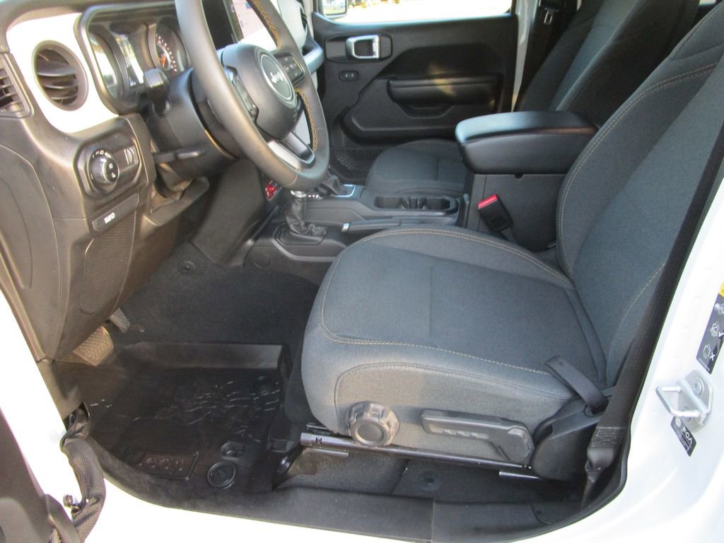 Used 2024 Jeep Gladiator Willys image 29