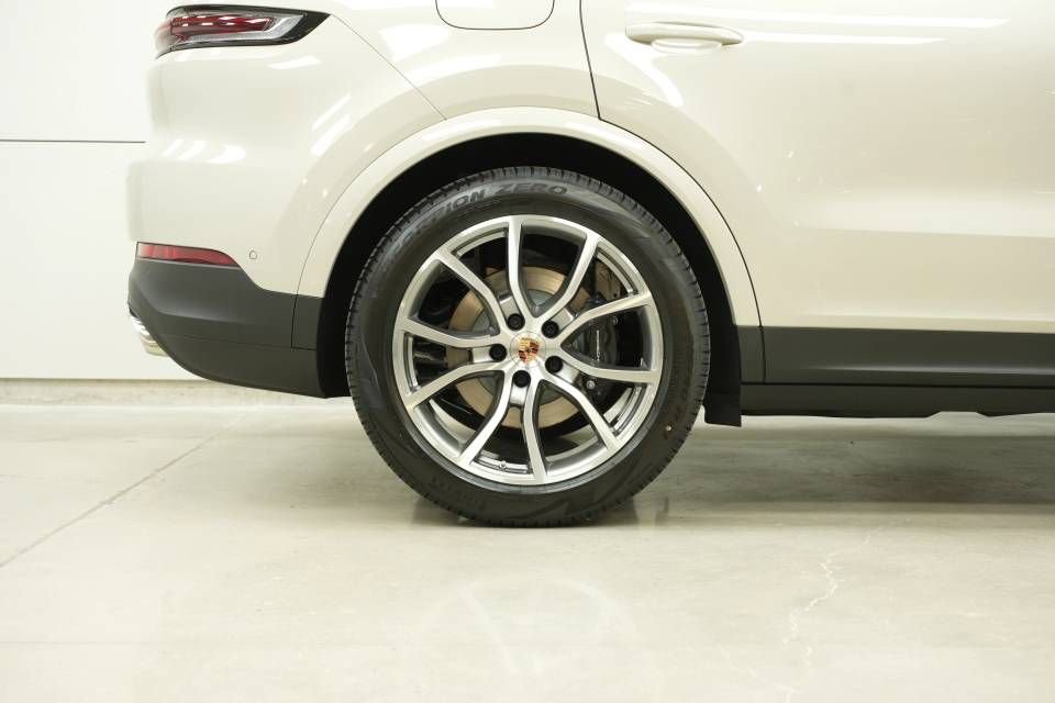 New 2026 Porsche Cayenne image 38