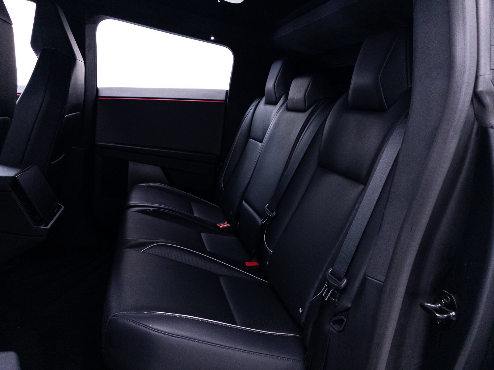 Used 2024 Tesla Cybertruck AWD Crew Cab image 36