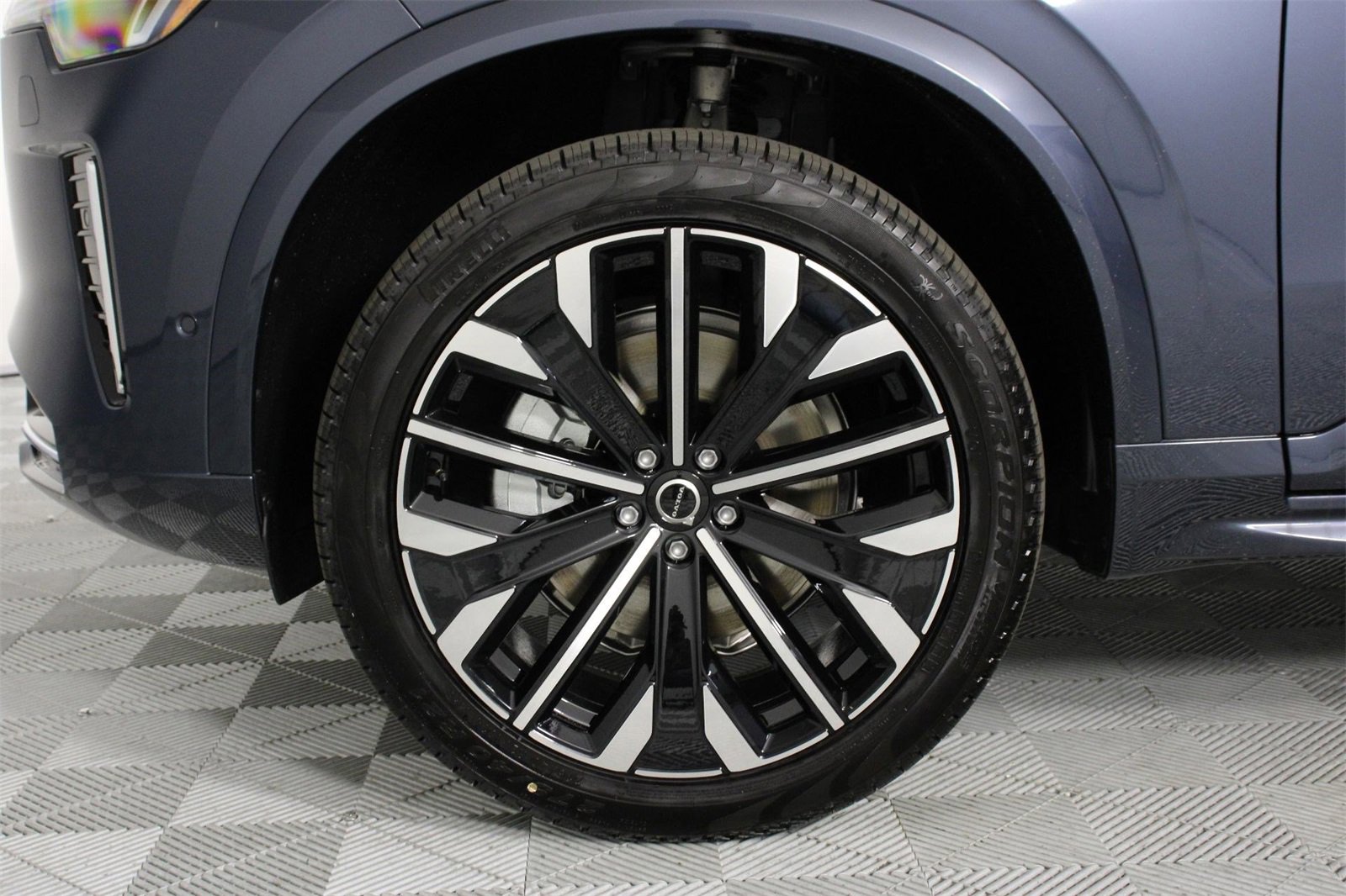 New 2026 Volvo XC90 B6 Plus w/ Protection Package image 13