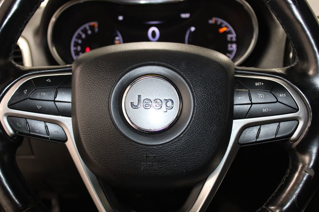 Used 2022 Jeep Grand Cherokee Laredo X image 30