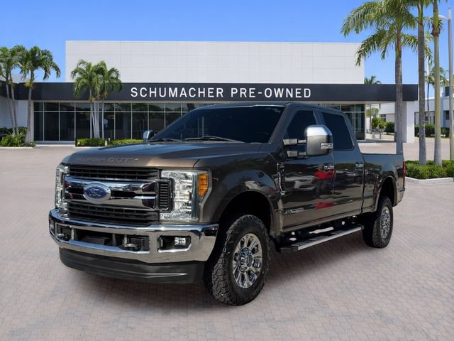 Used 2017 Ford F250 XLT w/ XLT Premium Package AWD/4WD image 3