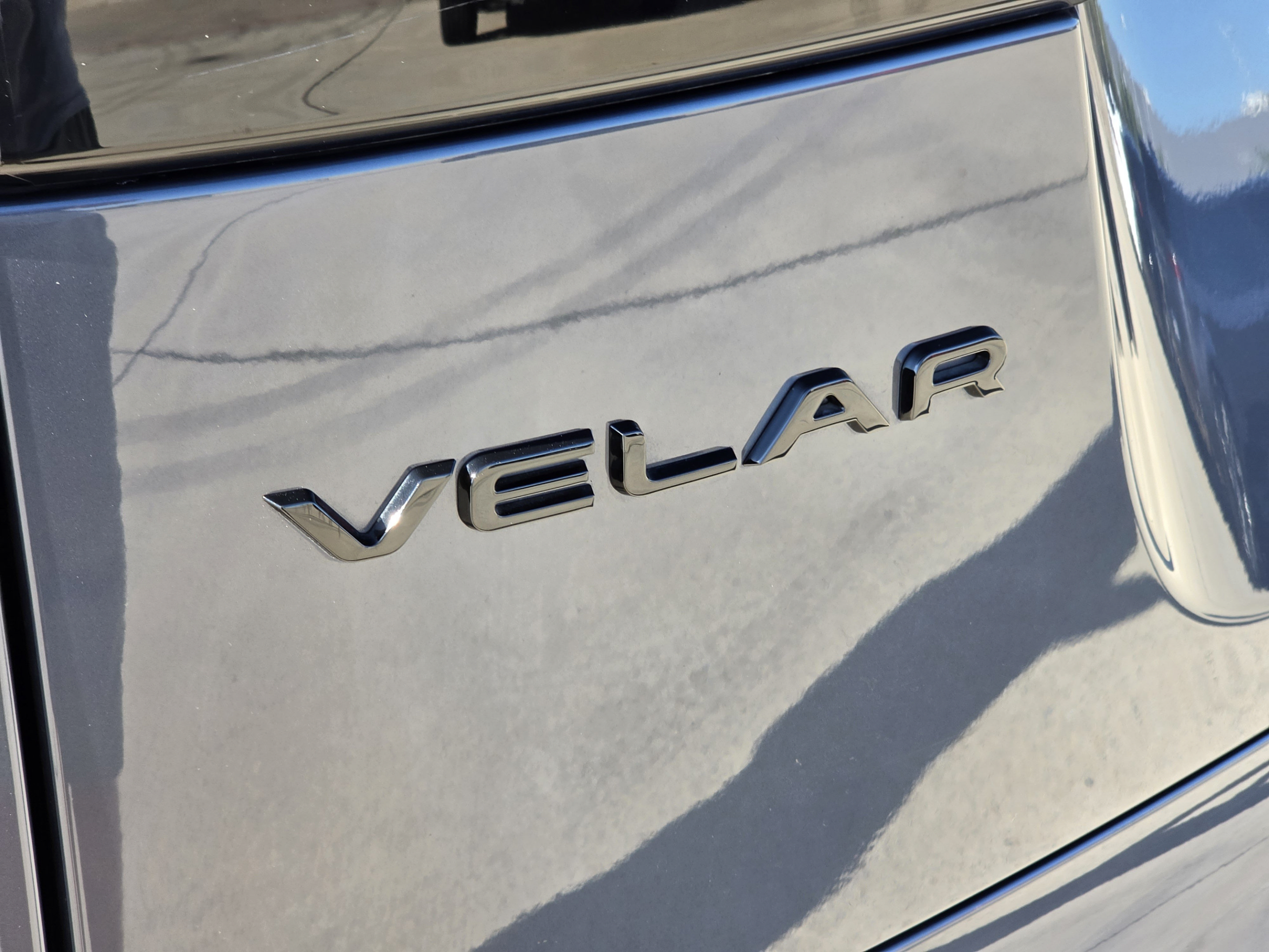 Certified 2026 Land Rover Range Rover Velar Dynamic SE AWD/4WD image 34