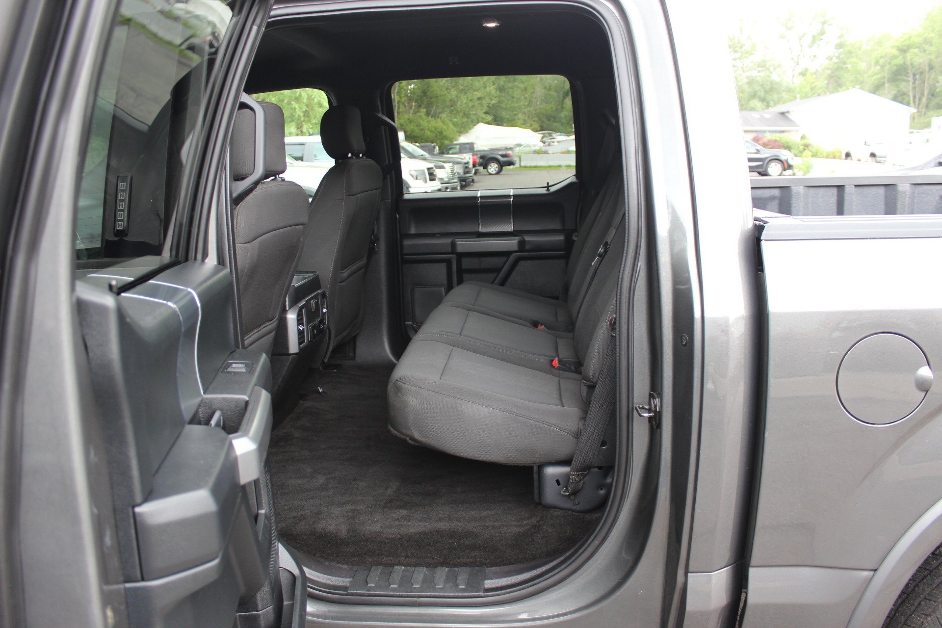 Used 2018 Ford F150 XLT w/ Equipment Group 302A Luxury AWD/4WD image 31