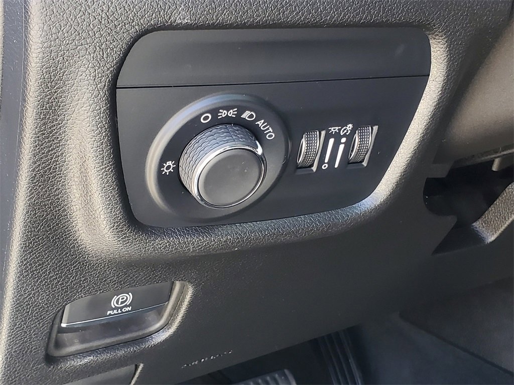 Used 2024 Jeep Grand Cherokee L Laredo image 14