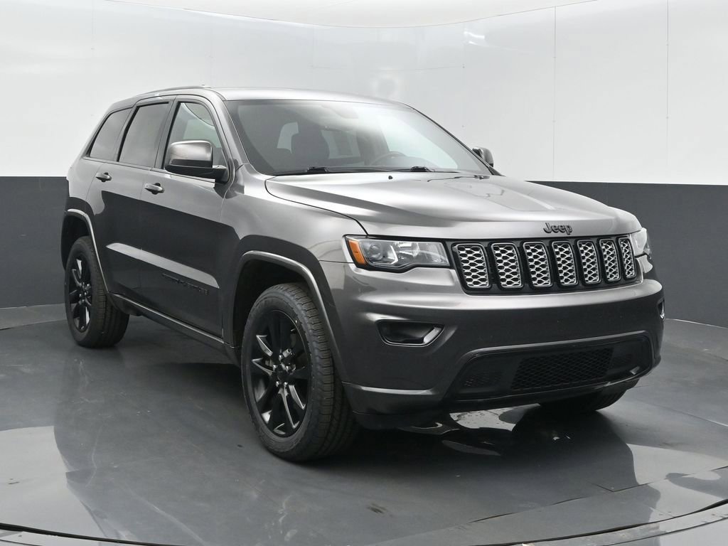 Used 2020 Jeep Grand Cherokee Altitude AWD/4WD image 2