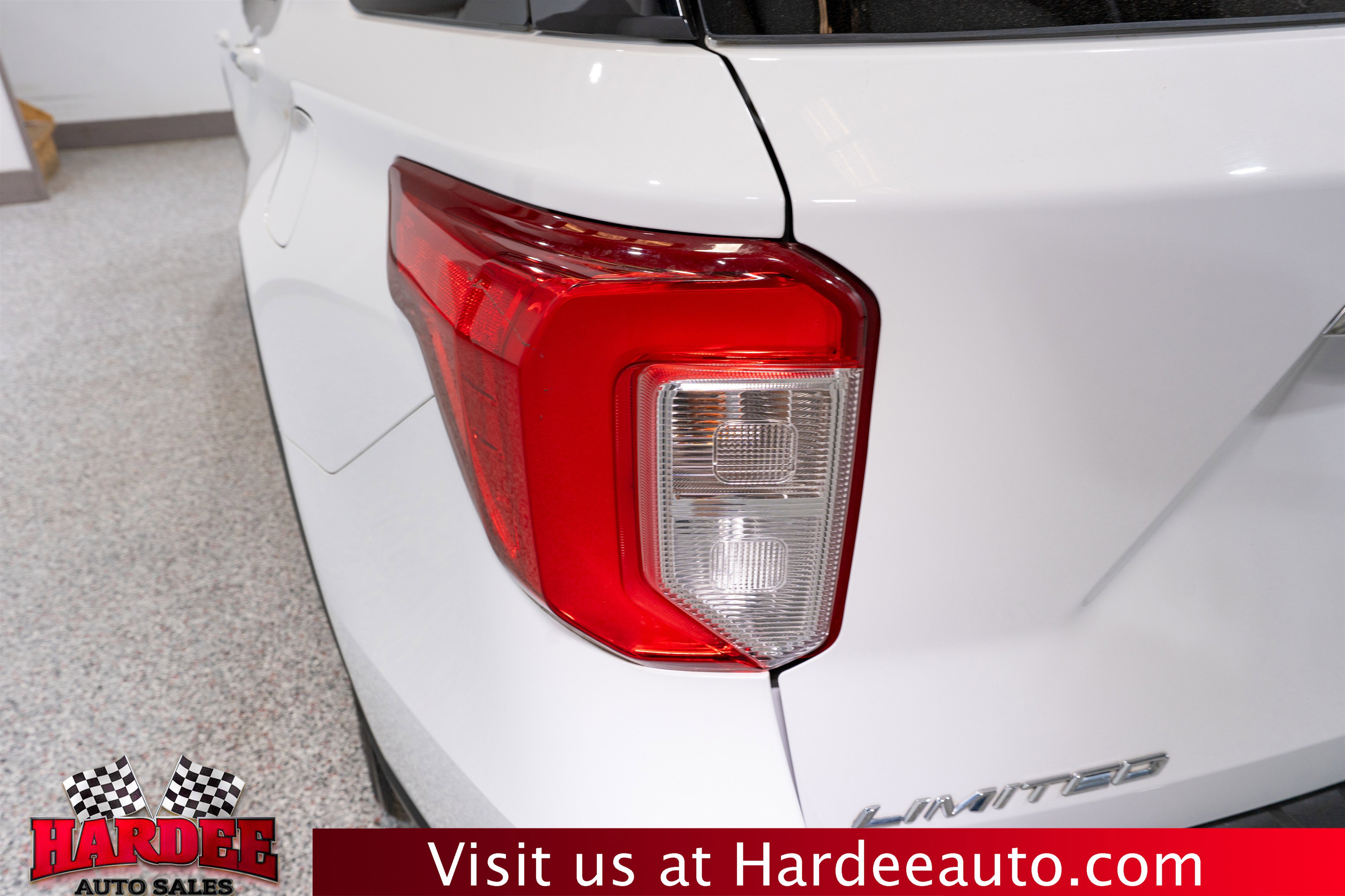 Used 2022 Ford Explorer Limited w/ Equipment Group 301A image 9