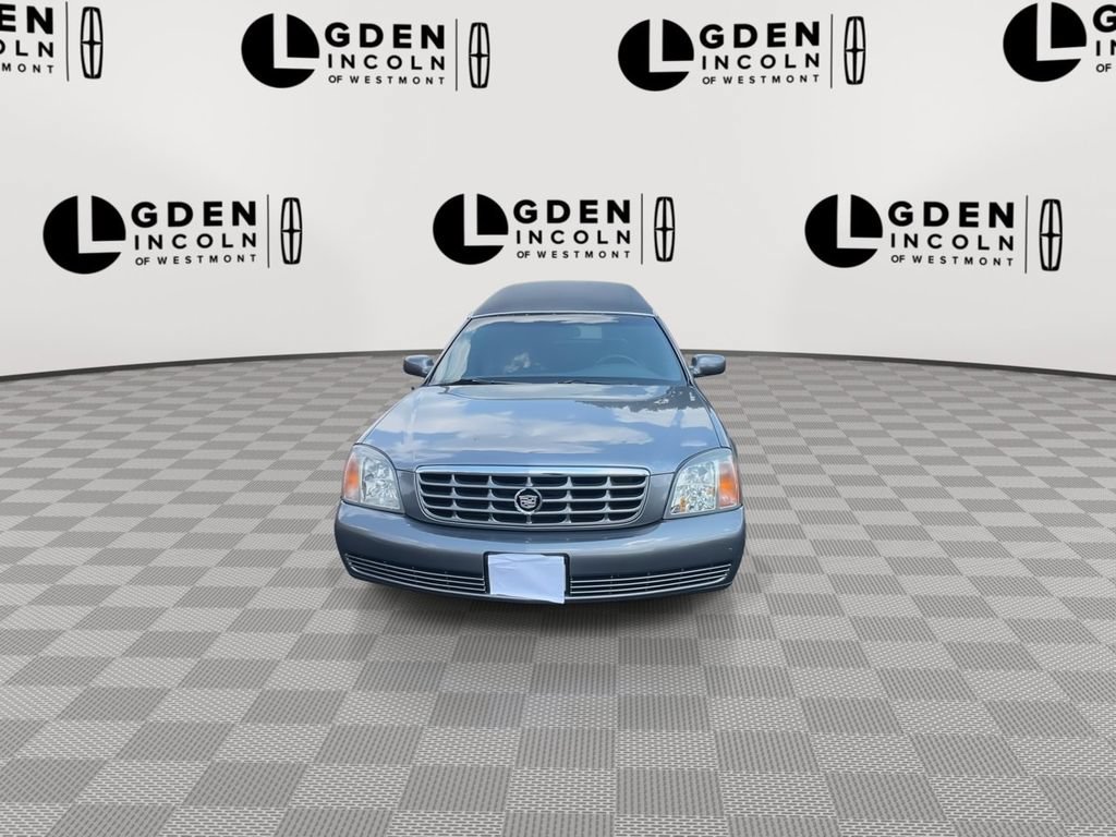 Used 2002 Cadillac De Ville Hearse FWD image 3