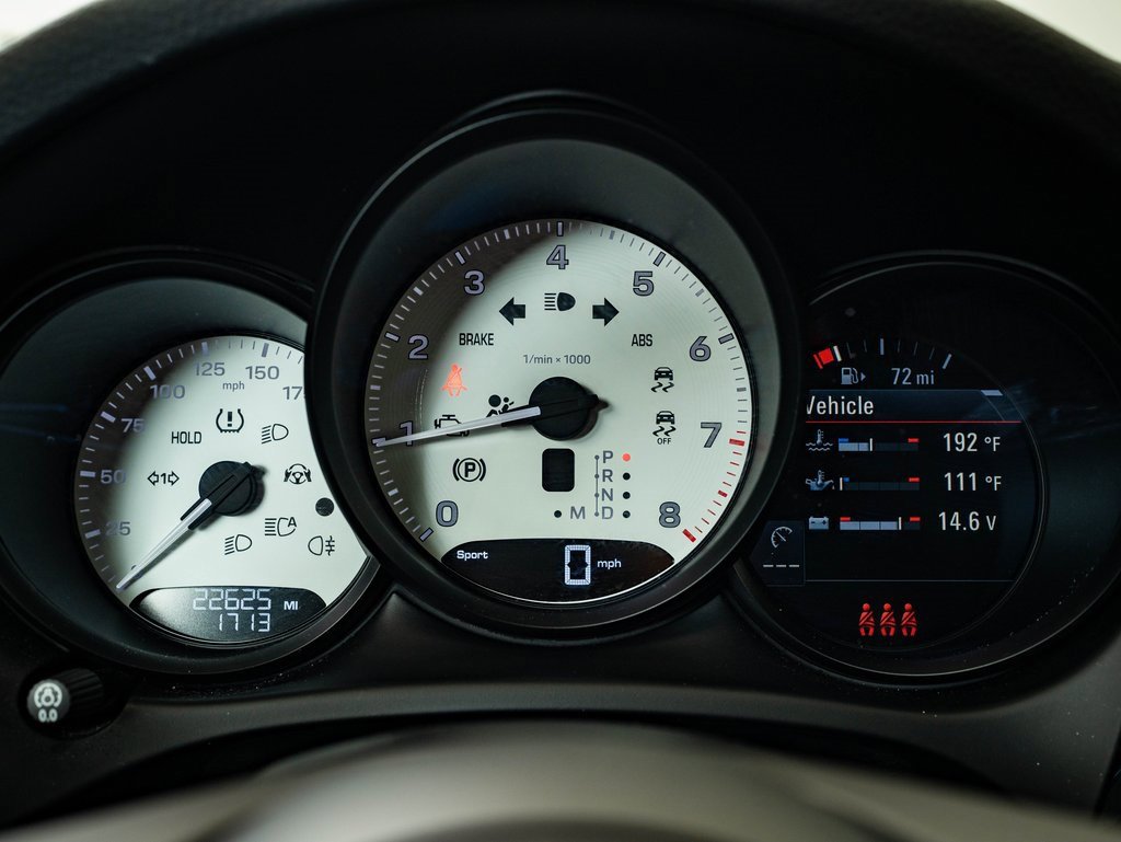 Certified 2023 Porsche Macan image 30