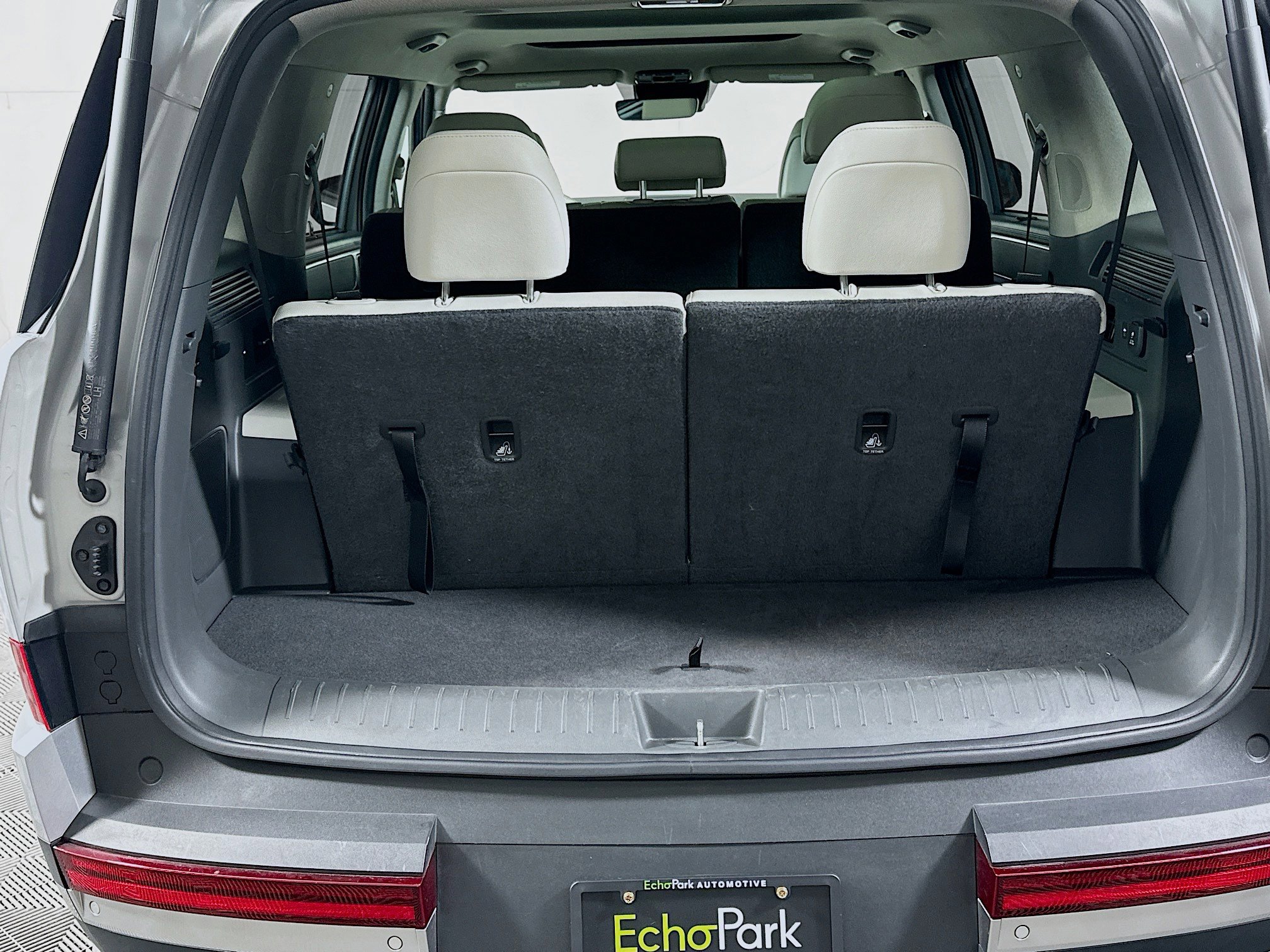 Used 2024 Hyundai Santa Fe Limited image 32